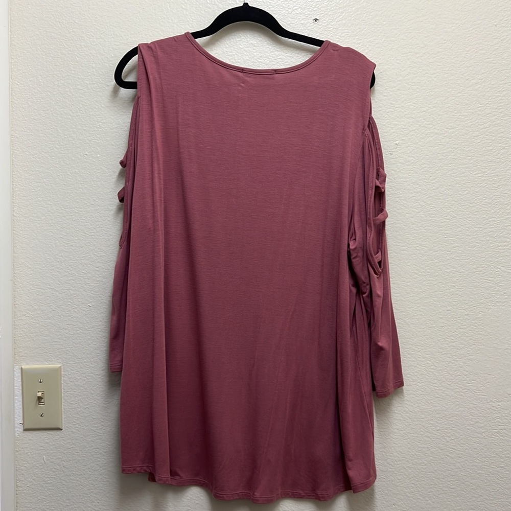 Plus Size Top - Picture 3 of 3